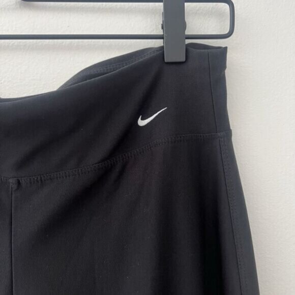 Nike Women’s DriFit Wide Leg Crop Active Pant - Picture 5 of 6